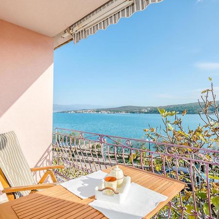 Gorgeous Apartment In Cizici With House Sea View Exteriér fotografie