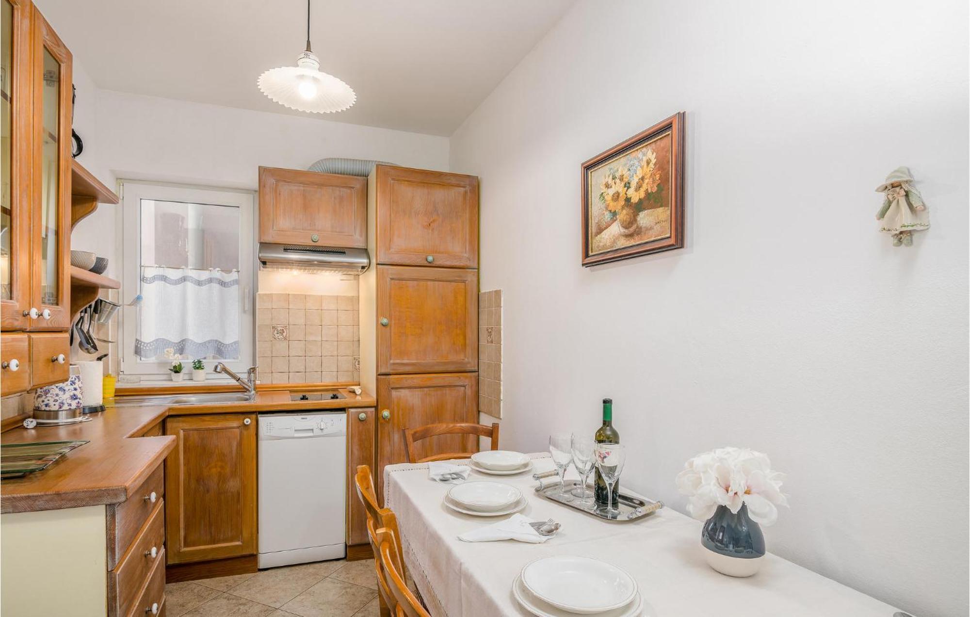 Gorgeous Apartment In Cizici With House Sea View Exteriér fotografie
