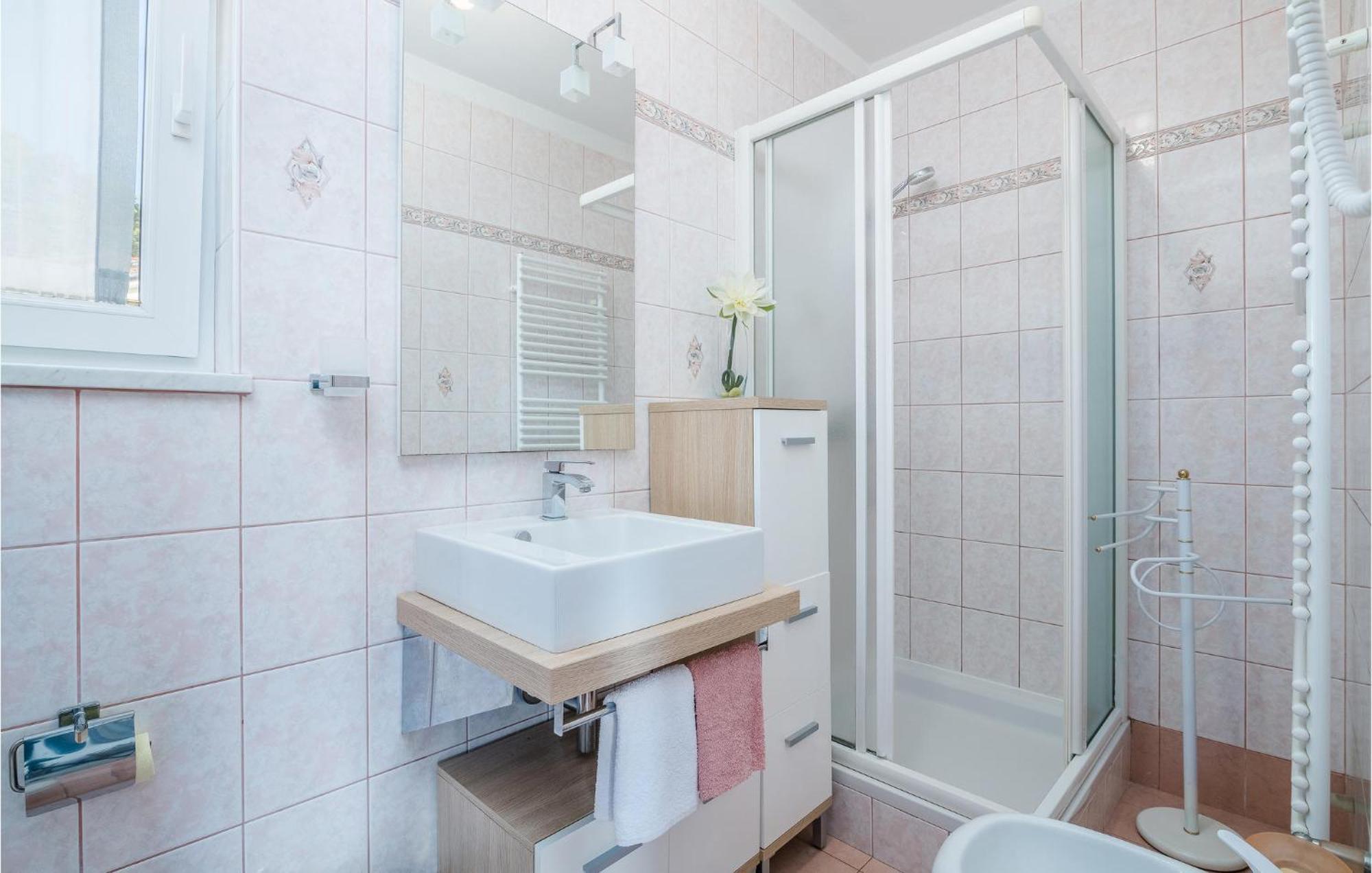 Gorgeous Apartment In Cizici With House Sea View Exteriér fotografie