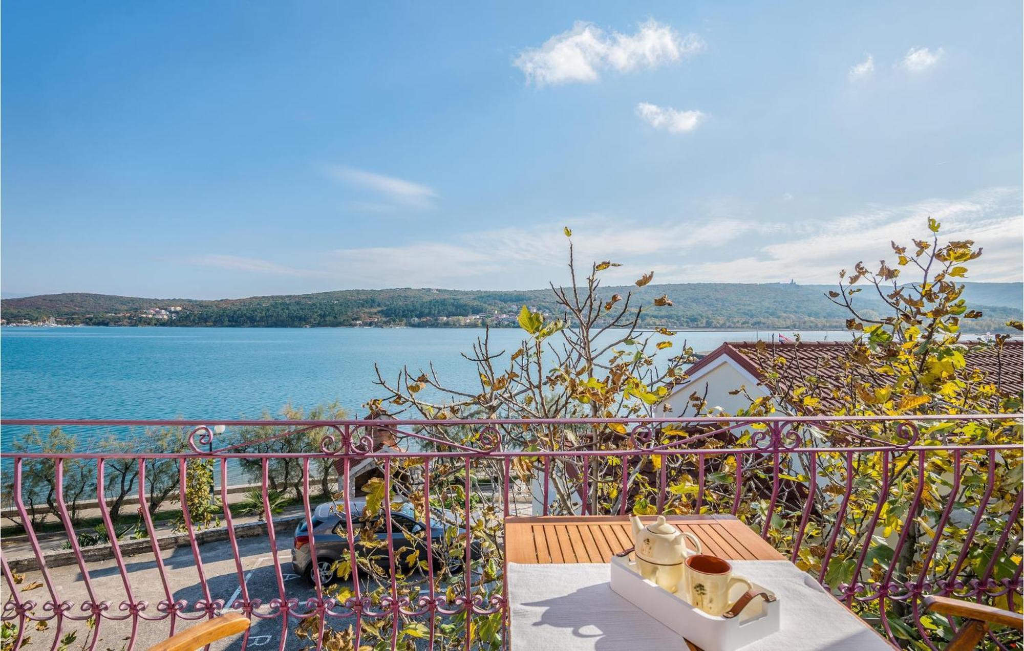 Gorgeous Apartment In Cizici With House Sea View Exteriér fotografie