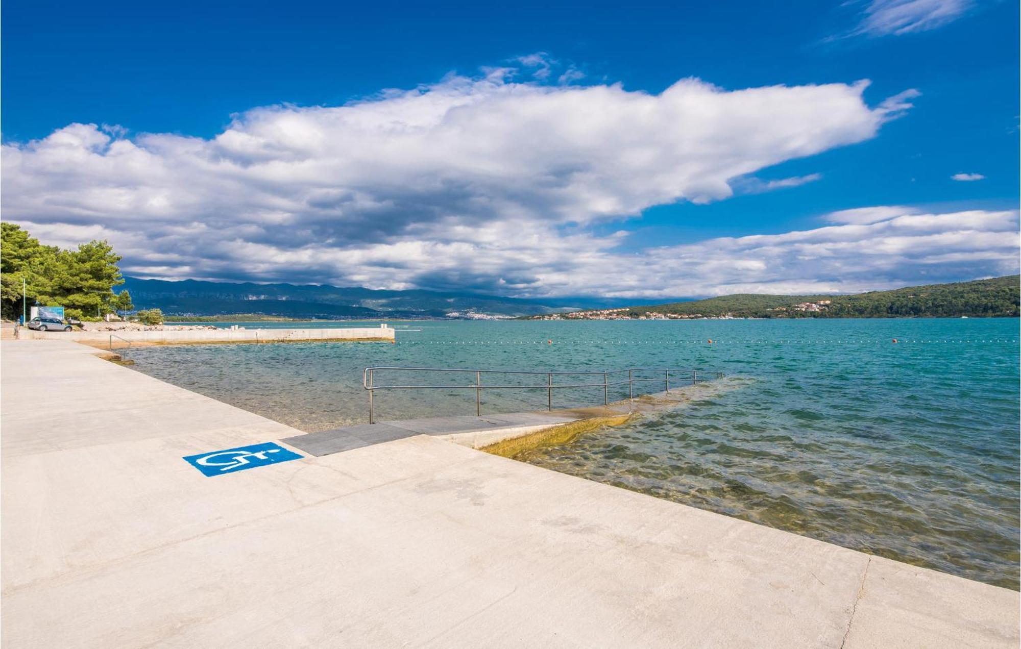 Gorgeous Apartment In Cizici With House Sea View Exteriér fotografie