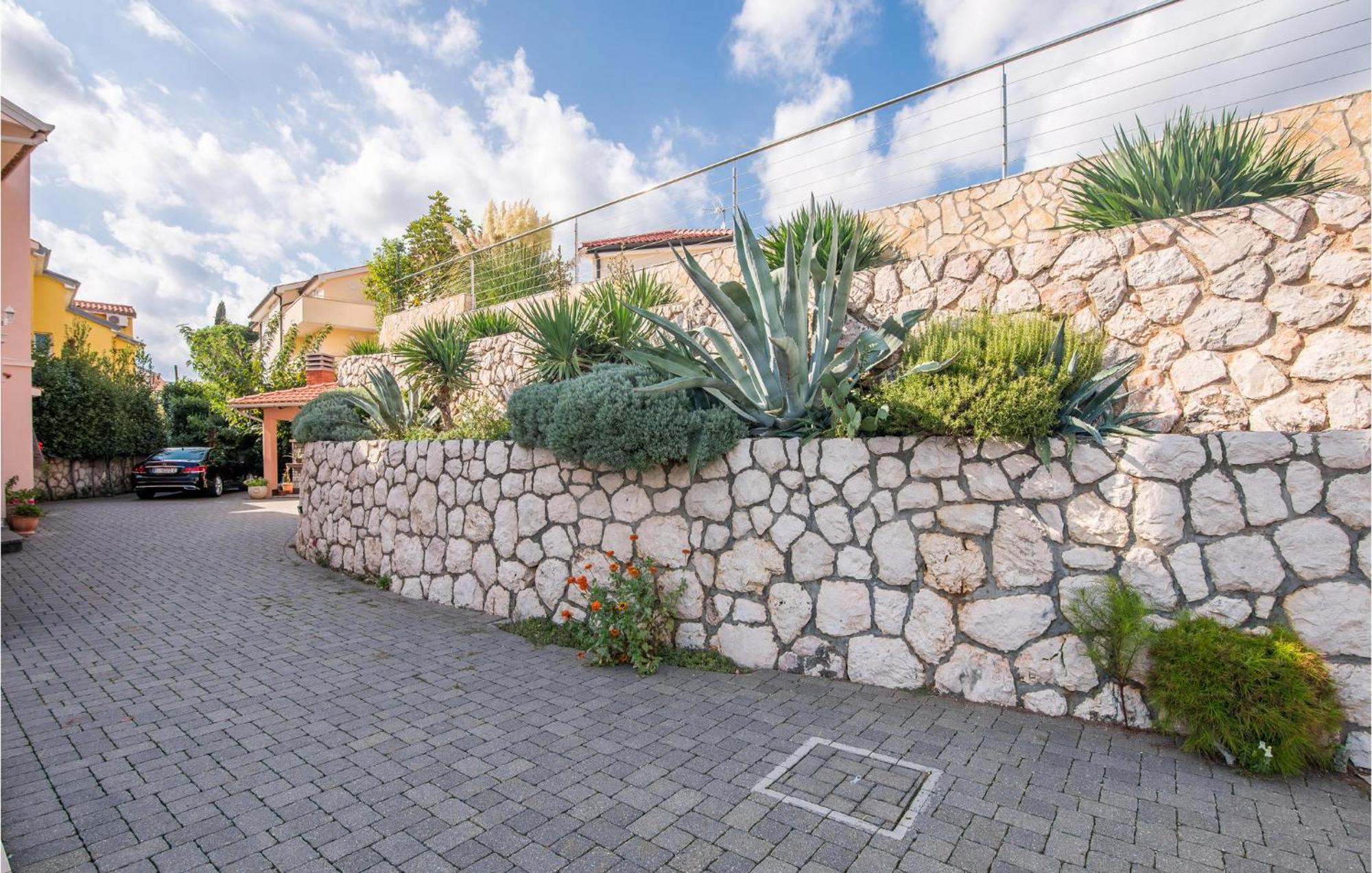 Gorgeous Apartment In Cizici With House Sea View Exteriér fotografie